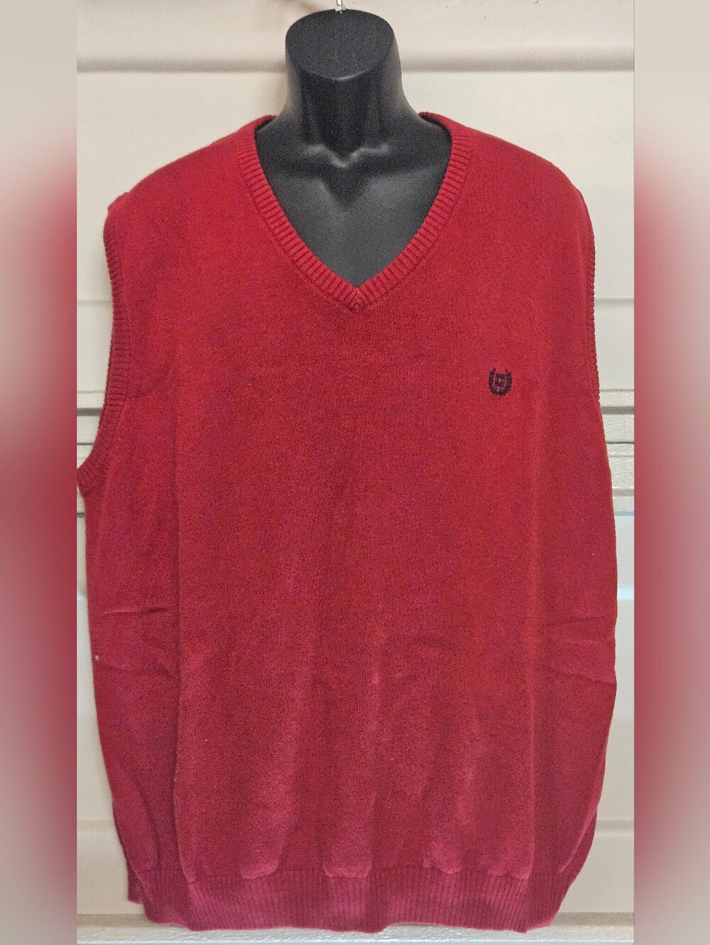 Chaps Men's Deep Red V-Neck Sweater Vest